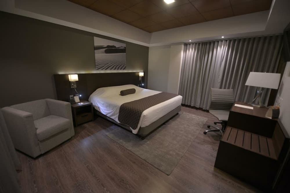 Hotel en La Paz l Rennova 4*